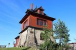 1200px-Lubon_Wielki_mountain_hut_(1).jpg